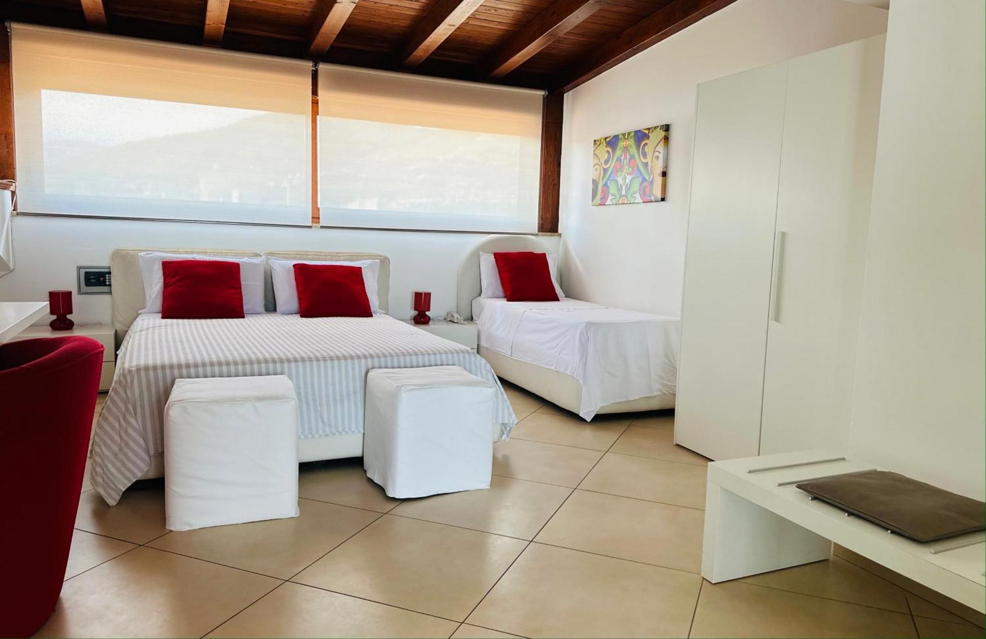 Riviera Ionica Aparthotel Santa Teresa Di Riva Ngoại thất bức ảnh