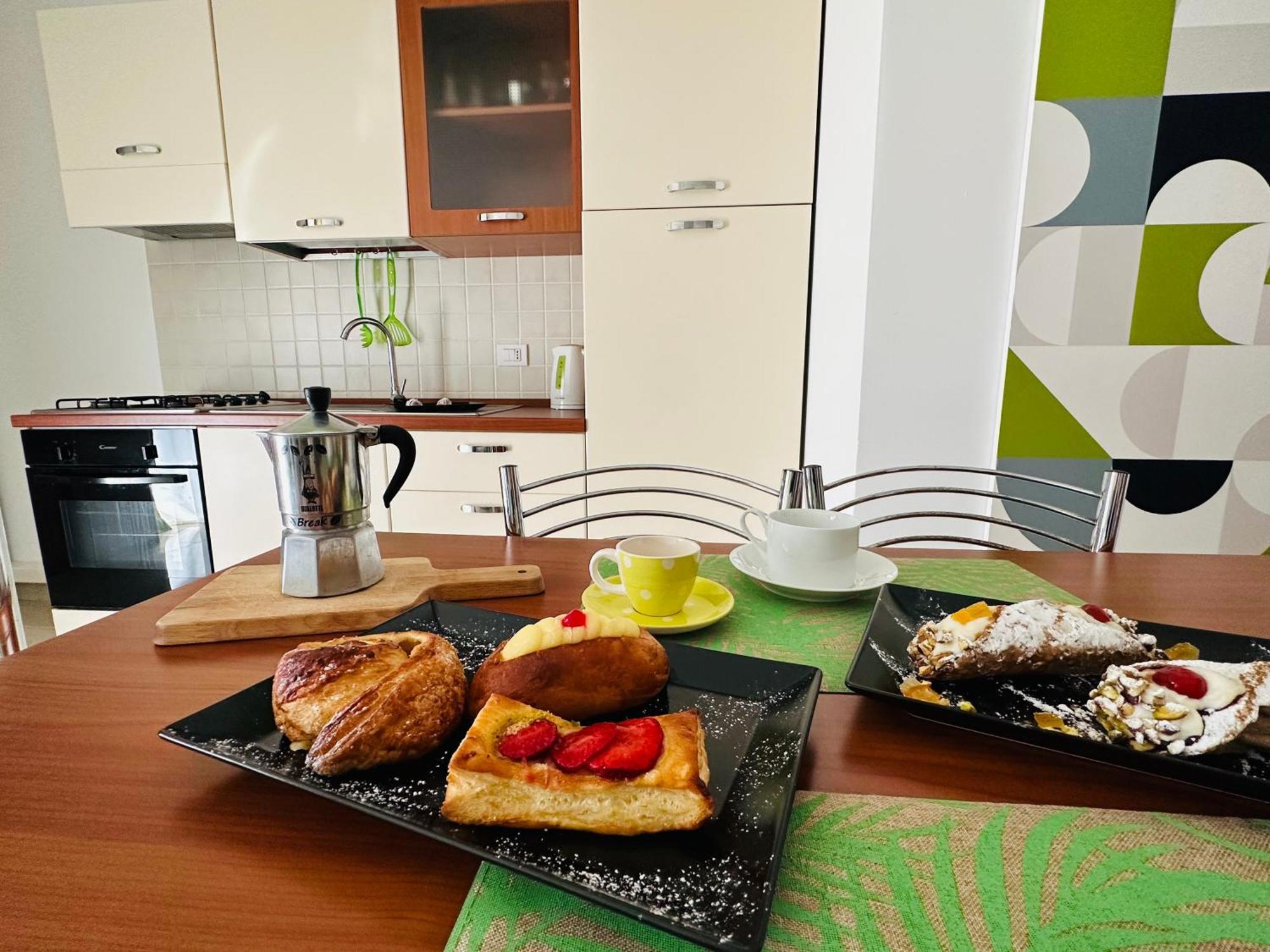 Riviera Ionica Aparthotel Santa Teresa Di Riva Ngoại thất bức ảnh